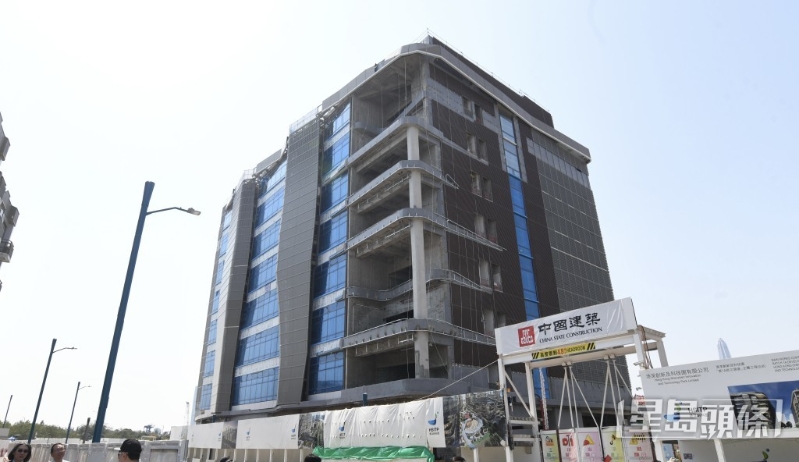 当局利用香港国际化等优势,将河套打造成为国家科技创新的桥头堡和高端成果的示范地。 当局利用香港国际化等优势,将河套打造成为国家科技创新的桥头堡和高端成果的示范地。