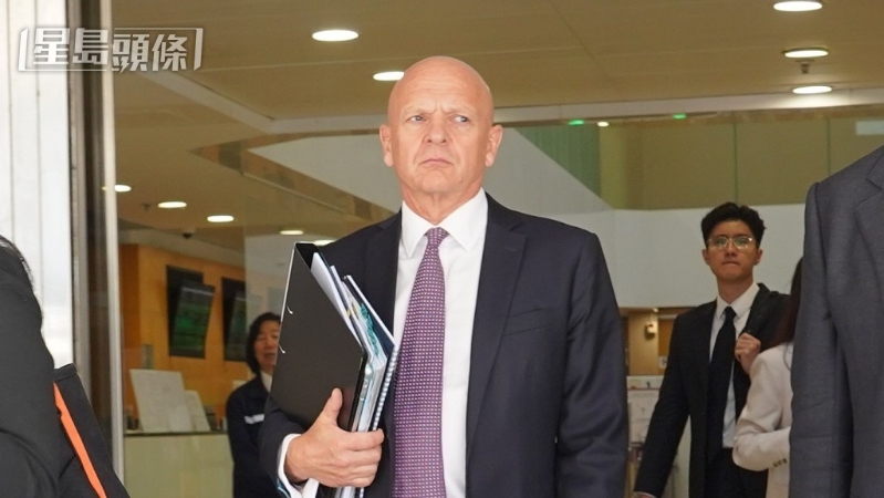 中国恒大代表资深大律师万崇理。 中国恒大代表资深大律师万崇理。