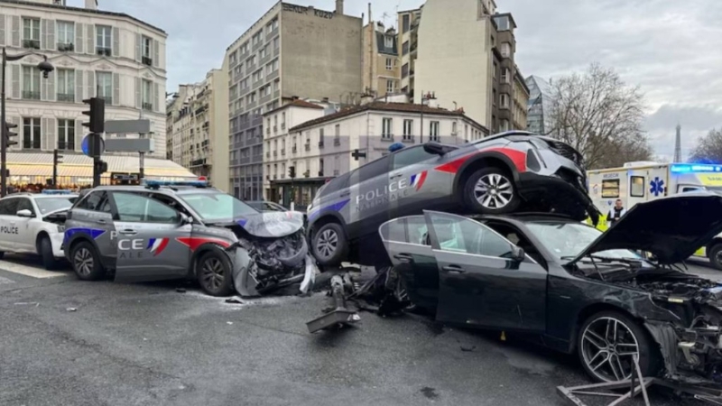 法国巴黎上演警车高速追逐战。法国警察工会 法国巴黎上演警车高速追逐战。法国警察工会