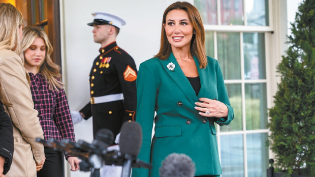 特朗普前任发言人兼私人律师哈巴 特朗普前任发言人兼私人律师哈巴