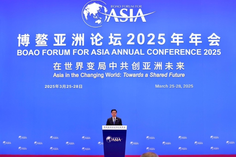 行政长官李家超出席博鳌亚洲论坛2025年年会的全球自由贸易港发展论坛并致辞。 李家超FB 行政长官李家超出席博鳌亚洲论坛2025年年会的全球自由贸易港发展论坛并致辞。 李家超FB