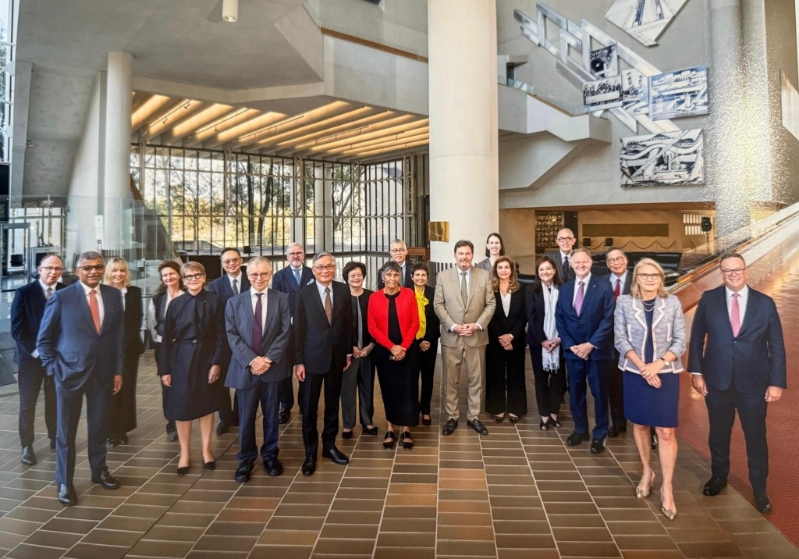 张举能(前排左四)与其他与会的司法管辖区代表合照。 政府新闻处 张举能(前排左四)与其他与会的司法管辖区代表合照。 政府新闻处