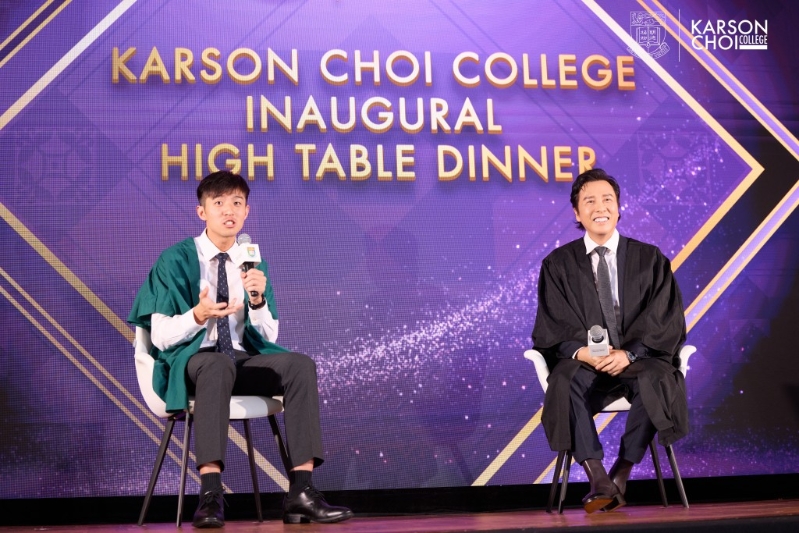 甄子丹(右)跟学生畅谈人生突破与艺术修养。 甄子丹(右)跟学生畅谈人生突破与艺术修养。