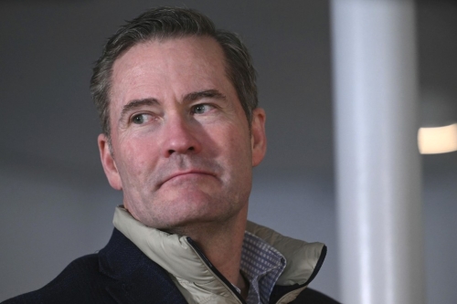 国家安全顾问华尔兹将继续任职。 国家安全顾问华尔兹将继续任职。