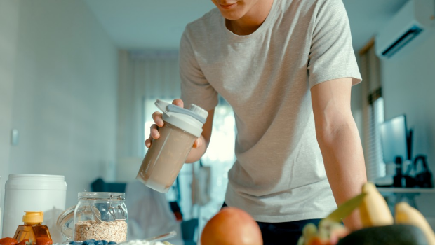 男子早餐常喝1款养生饮品 男子早餐常喝1款养生饮品