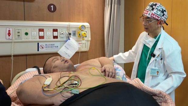 “中国第一胖”成功减重近半 “中国第一胖”成功减重近半