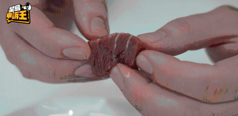 真牛肉色泽一致,比较结实。 真牛肉色泽一致,比较结实。