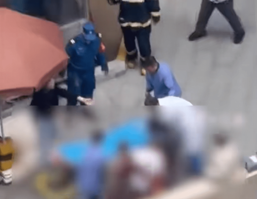 医护人员将男孩送院。 抖音@中国品牌 医护人员将男孩送院。 抖音@中国品牌