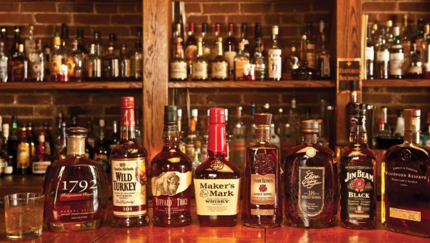 欧盟拟反制特朗普关税,波本威士忌将列报复清单 欧盟拟反制特朗普关税,波本威士忌将列报复清单