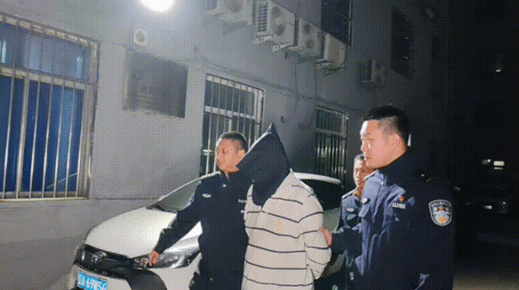 疑犯被沈阳警方从北京押解回沈阳。 疑犯被沈阳警方从北京押解回沈阳。
