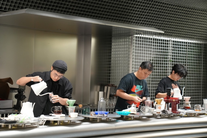 “咖啡爽节”以咖啡市集、工作坊、讲座及比赛为四大主题,旨在促进咖啡爱好者之间的文化交流与学习机会。 “咖啡爽节”以咖啡市集、工作坊、讲座及比赛为四大主题,旨在促进咖啡爱好者之间的文化交流与学习机会。