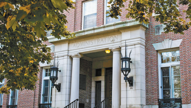 达特茅斯学院26岁博士生刘晓天入禀,控告特朗普政府无理终止其学生身分,没有任何通知及明确解释。 达特茅斯学院26岁博士生刘晓天入禀,控告特朗普政府无理终止其学生身分,没有任何通知及明确解释。