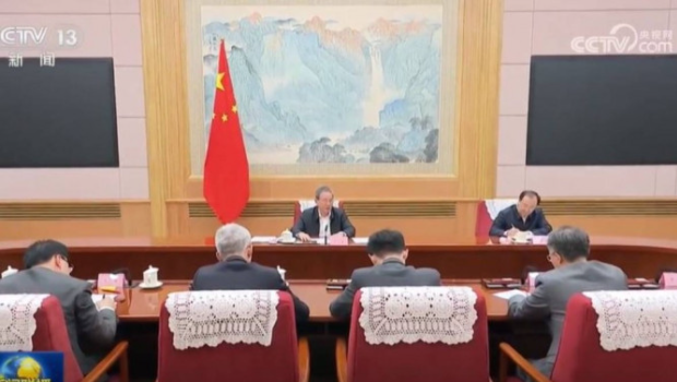 国务院总理李强4月9日下午主持召开经济形势专家和企业家座谈会。央视截图 国务院总理李强4月9日下午主持召开经济形势专家和企业家座谈会。央视截图