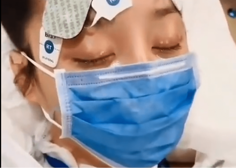 女星肖妍倪曾因心脏骤停成植物人,,昏迷3个月。 女星肖妍倪曾因心脏骤停成植物人,,昏迷3个月。