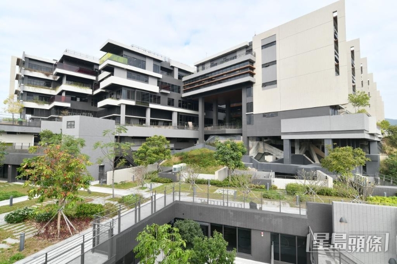 小榄综合康复服务大楼于2023年12月起分阶段投入服务。 小榄综合康复服务大楼于2023年12月起分阶段投入服务。