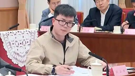 彭志辉参加了4月9日下午召开的经济形势专家和企业家座谈会。 央视截图 彭志辉参加了4月9日下午召开的经济形势专家和企业家座谈会。 央视截图