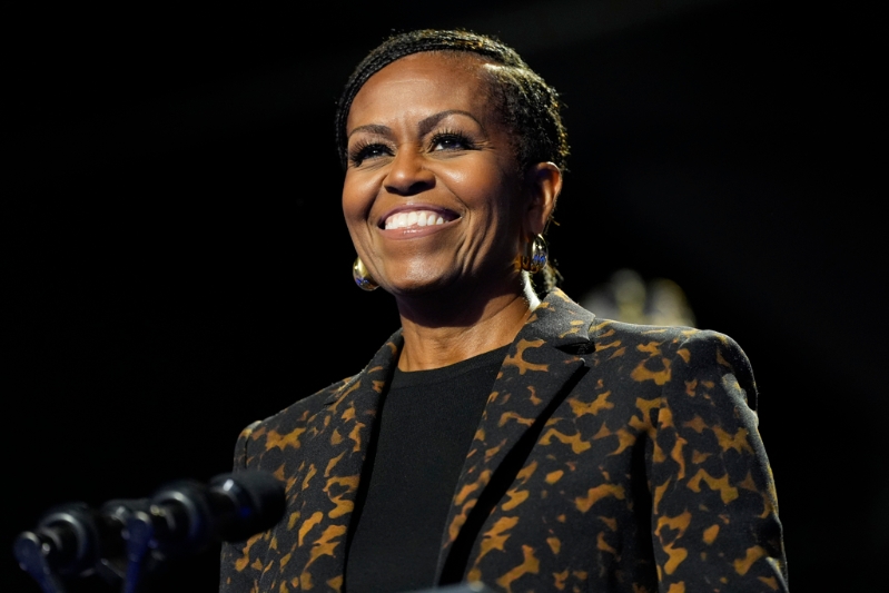 蜜雪儿上播客节目谈她与欧巴马的离婚传言。 蜜雪儿上播客节目谈她与欧巴马的离婚传言。