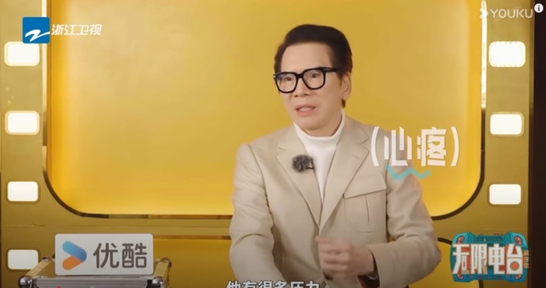 向华强承认家教太严令儿子有很大压力。 向华强承认家教太严令儿子有很大压力。