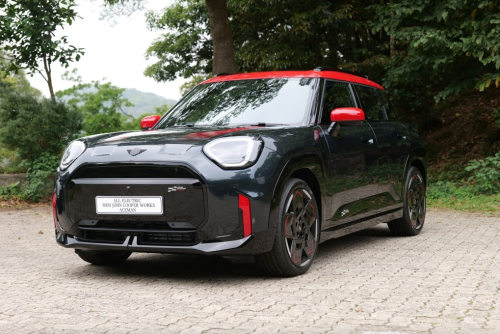 全新性能版电动车MINI JCW Aceman E香港首试 全新性能版电动车MINI JCW Aceman E香港首试