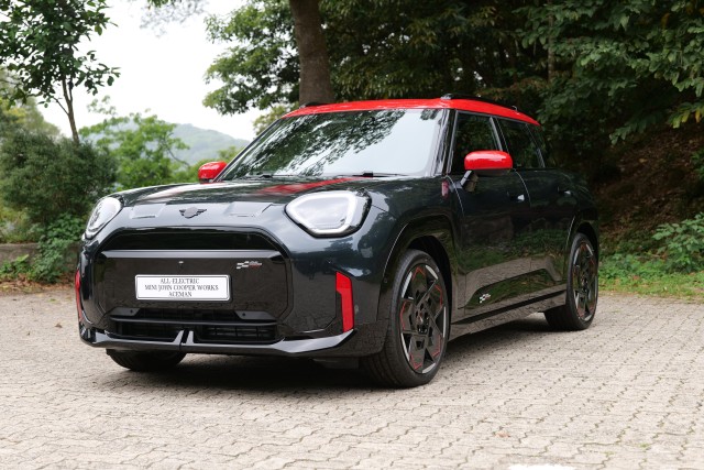 全新性能版电动车MINI JCW Aceman E香港首试 全新性能版电动车MINI JCW Aceman E香港首试