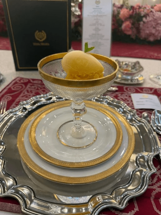 芒果冰沙。 芒果冰沙。