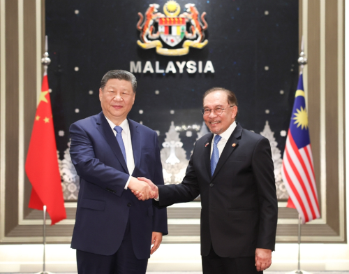 习近平同马来西亚总理安瓦尔举行会谈 习近平同马来西亚总理安瓦尔举行会谈