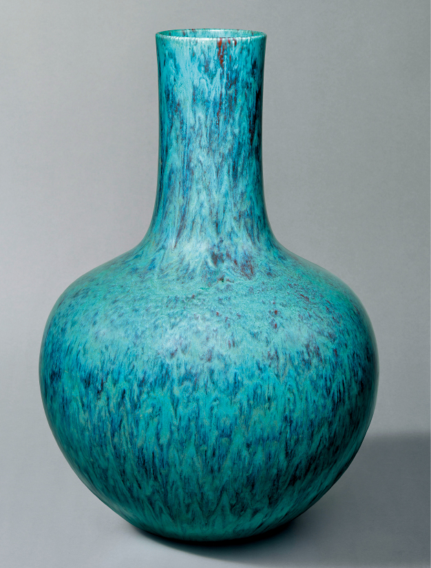 清乾隆炉钧釉天球瓶,高达54公分,是现知清宫御制署铭款炉钧釉器中体量最大者。 清乾隆炉钧釉天球瓶,高达54公分,是现知清宫御制署铭款炉钧釉器中体量最大者。