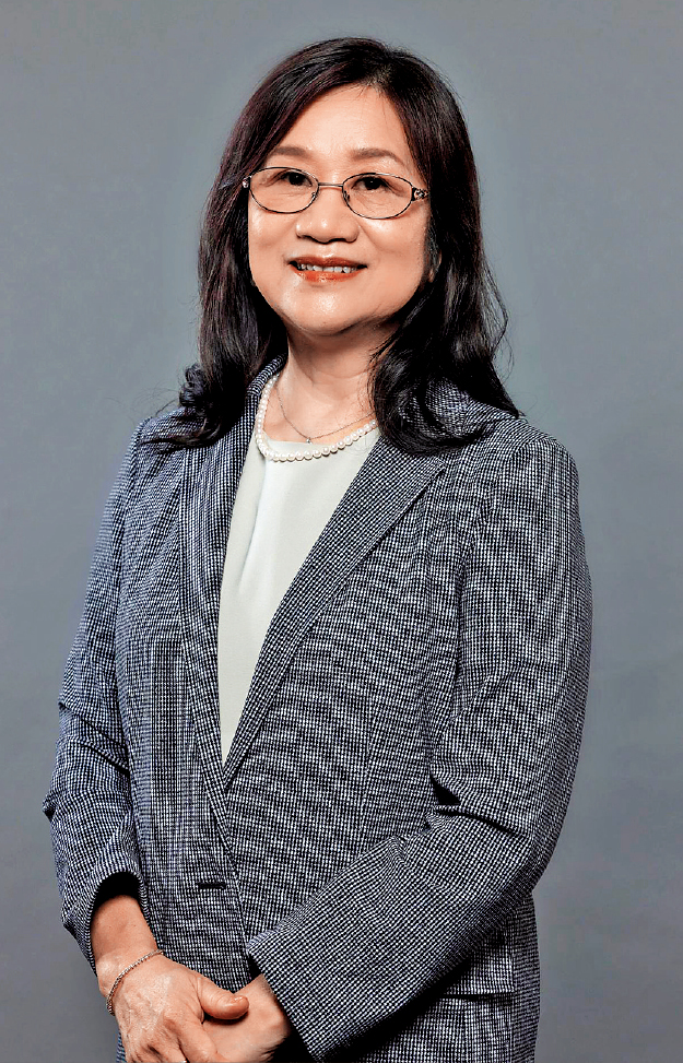 香港管弦乐团前行政总监、香港艺术行政人员协会董事、香港艺术发展局音乐组顾问、中国音乐家协会乐团联盟副主席。 香港管弦乐团前行政总监、香港艺术行政人员协会董事、香港艺术发展局音乐组顾问、中国音乐家协会乐团联盟副主席。