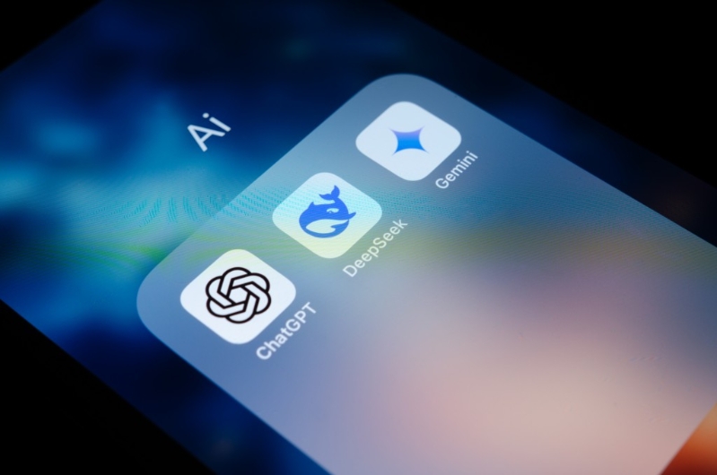 卢志伟表示,随着更多AI模型出现、开源及更新,企业运用AI辅助ESG实施的成本正在下降。 卢志伟表示,随着更多AI模型出现、开源及更新,企业运用AI辅助ESG实施的成本正在下降。