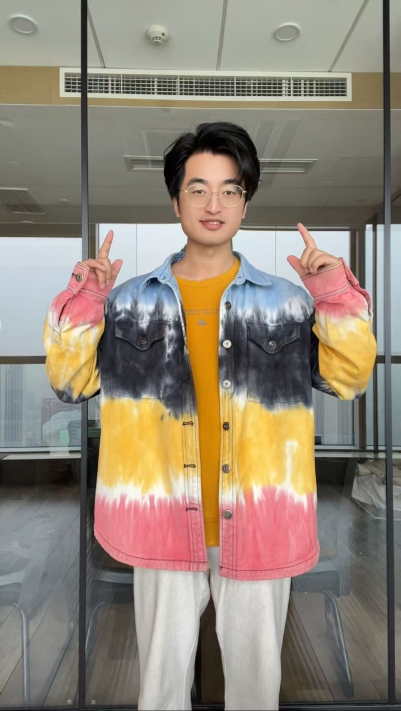 杨平将AI写歌做成系列教程,成为DeepSeek写歌话题发起人。 杨平将AI写歌做成系列教程,成为DeepSeek写歌话题发起人。