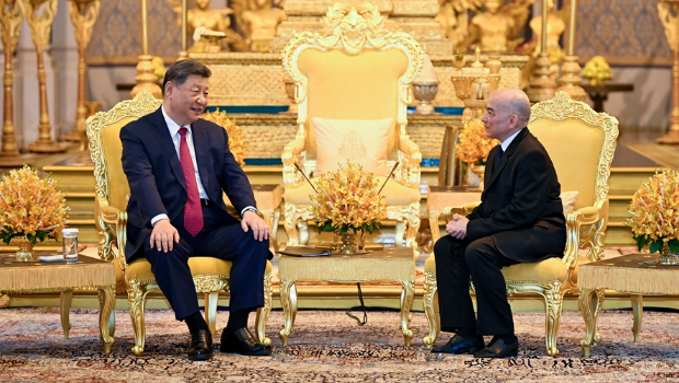 4月17日下午,柬埔寨国王西哈莫尼同中国国家主席习近平在金边王宫举行会见 4月17日下午,柬埔寨国王西哈莫尼同中国国家主席习近平在金边王宫举行会见