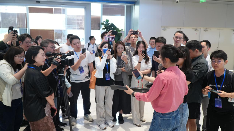 媒体团参观深圳科创学院 媒体团参观深圳科创学院