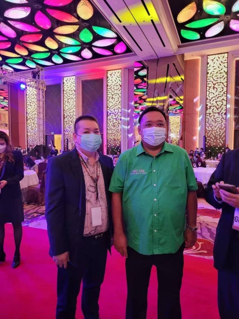 廖某与不同政商界猛人合照流出。facebook@Boy Arsenio Evangelista 廖某与不同政商界猛人合照流出。facebook@Boy Arsenio Evangelista