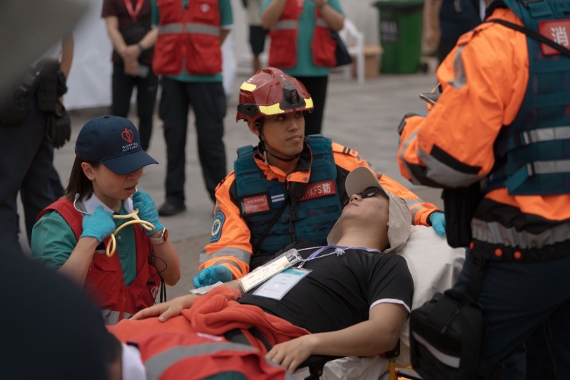 演习模拟于维多利亚公园足球场举行的沙滩排球赛事进行期间,赛事场内及场外发生一连串不同程度的重大和反恐事故。 警方提供 演习模拟于维多利亚公园足球场举行的沙滩排球赛事进行期间,赛事场内及场外发生一连串不同程度的重大和反恐事故。 警方提供