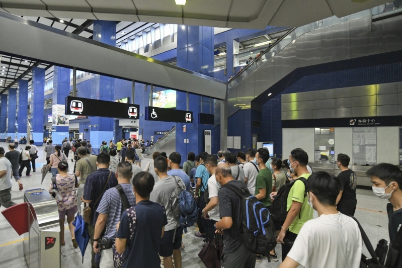 過境旅客可經大圍站接駁東鐵綫往羅湖站的最後一班列車將於晚上10時59分由宋皇臺站,以及11時01分由啟德站開出。資料圖片