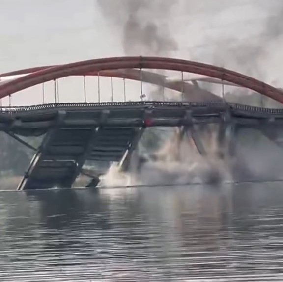 大桥坍塌 大桥坍塌