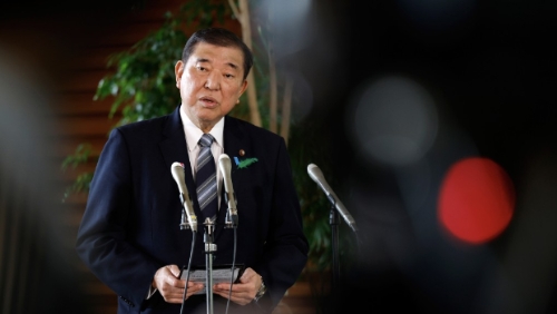 2025年4月17日,日相石破茂在日本代表赴美谈判关税问题后发表讲话。 美联社 2025年4月17日,日相石破茂在日本代表赴美谈判关税问题后发表讲话。 美联社