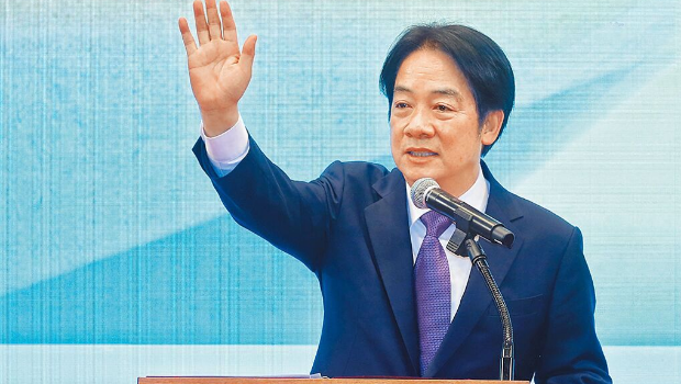 赖清德上任不到一年,就放行台积电移美、加码美债、采购阿拉斯加天然气三大利空,挨批卖台昏君。 赖清德上任不到一年,就放行台积电移美、加码美债、采购阿拉斯加天然气三大利空,挨批卖台昏君。