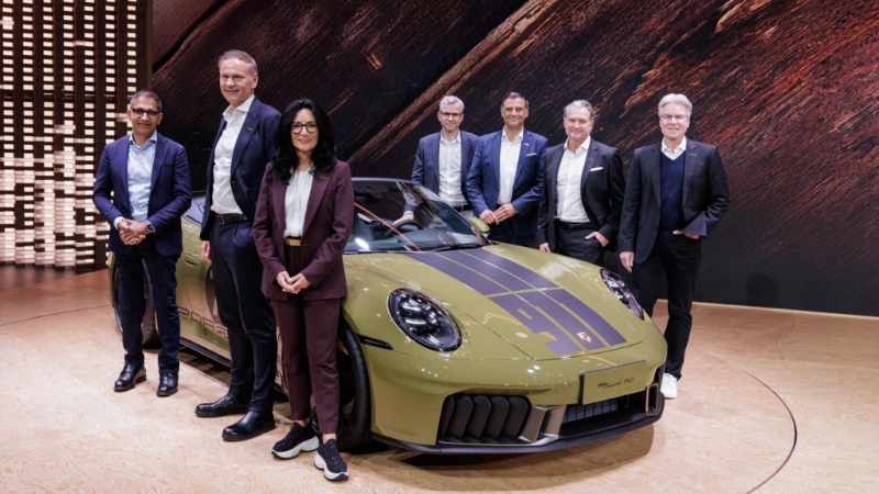 保时捷Porsche在2025上海车展发表全新911 Spirit 70特别版。 保时捷Porsche在2025上海车展发表全新911 Spirit 70特别版。