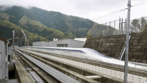 日本新干线列车发生撞人致死事故。 日本新干线列车发生撞人致死事故。