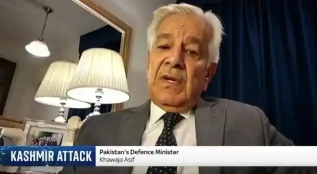 巴基斯坦国防部长阿西夫接受采访 巴基斯坦国防部长阿西夫接受采访