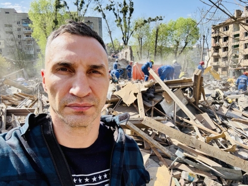 基辅市长克里契科(Vitali Klitschko)视察灾情。 X@Klitschko 基辅市长克里契科(Vitali Klitschko)视察灾情。 X@Klitschko