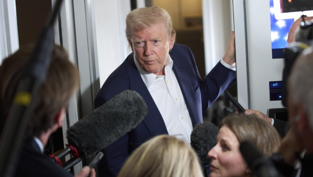 特朗普表明,俄乌“非常接近”达成停火协议。 特朗普表明,俄乌“非常接近”达成停火协议。