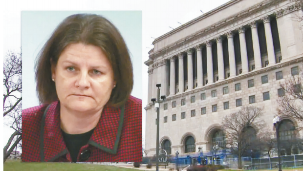 FBI与联邦法警局人员25日拘捕密尔瓦基县巡回法院法官杜根,落案控告她“匿藏疑犯逃避逮捕”及妨碍执法罪名。 FBI与联邦法警局人员25日拘捕密尔瓦基县巡回法院法官杜根,落案控告她“匿藏疑犯逃避逮捕”及妨碍执法罪名。