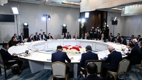 王毅在中亚出席外长会晤,斥责美国发动关税战。中国新闻网 王毅在中亚出席外长会晤,斥责美国发动关税战。中国新闻网