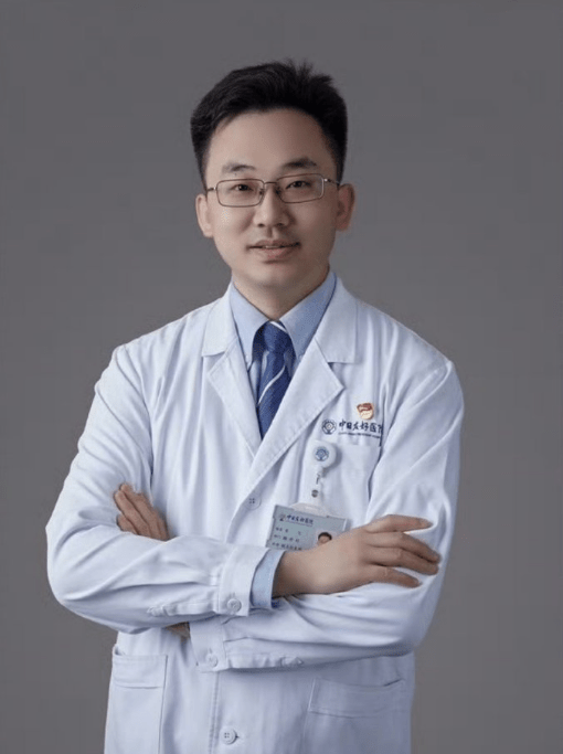 中日友好医院胸外科副主任医师肖飞。 微博@猫言泽.png 中日友好医院胸外科副主任医师肖飞。 微博@猫言泽.png