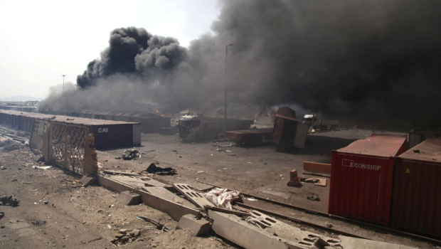 伊朗南部阿巴斯港发生重大爆炸,超过560人受伤。 伊朗南部阿巴斯港发生重大爆炸,超过560人受伤。