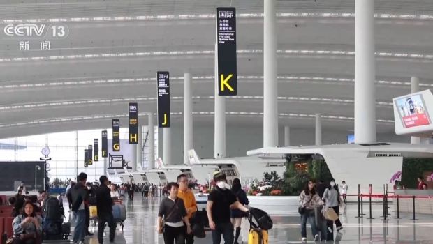 今年五一假期民航客运量料创同期新高。 今年五一假期民航客运量料创同期新高。