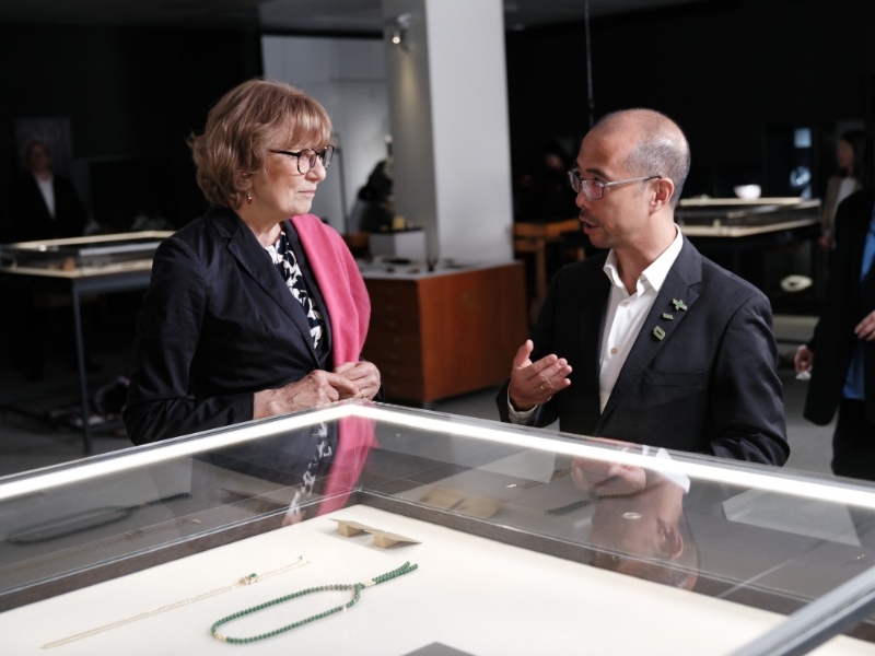 陈义邦与克劳迪娅于现场作深入交流。 陈义邦与克劳迪娅于现场作深入交流。