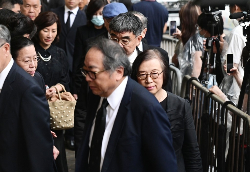 前食物及卫生局局长陈肇始(右)。 刘骏轩摄 前食物及卫生局局长陈肇始(右)。 刘骏轩摄